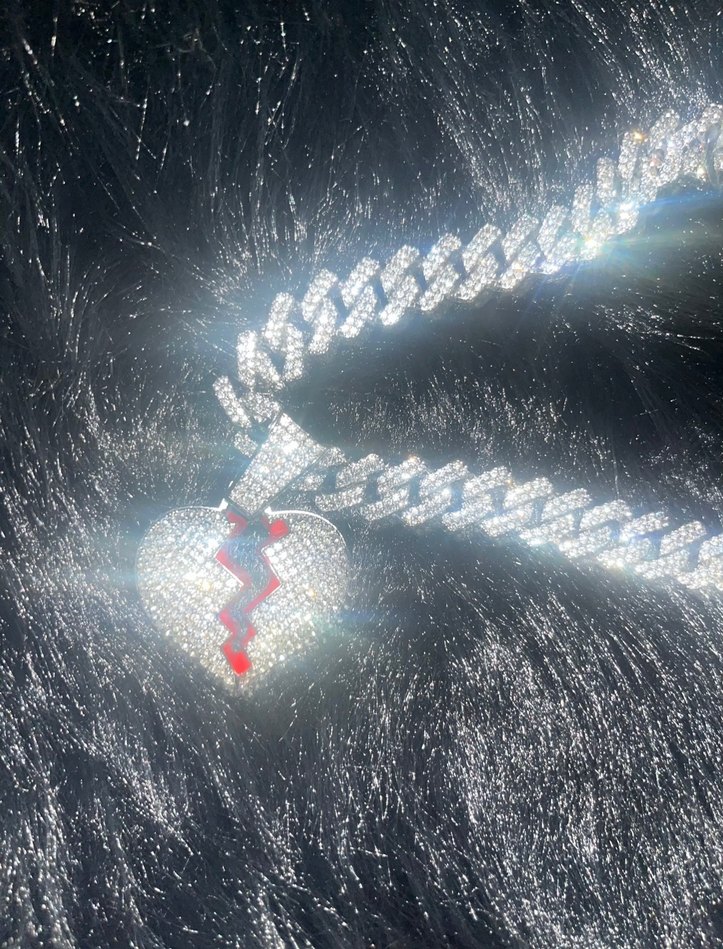 İced Out Broken Heart Chain - Görsel 2