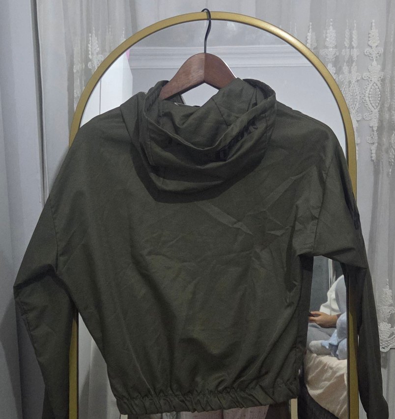 Kapüşonlu Fermuarlı Yeşil Spor Yağmurluk - Görsel 2
