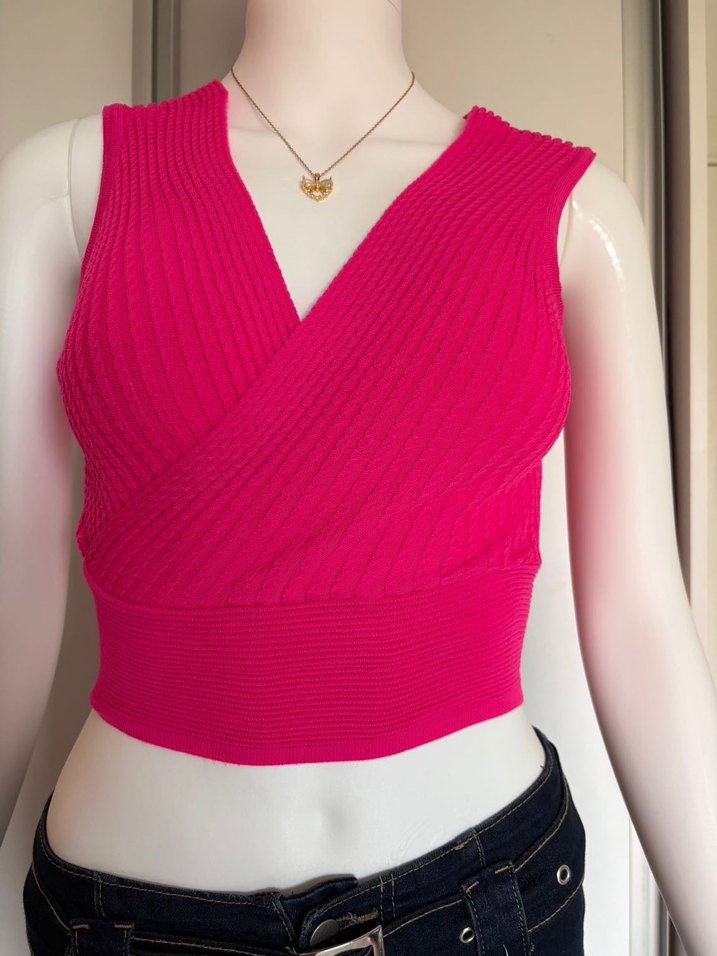 Pembe V Yakalı Üst - Görsel 3