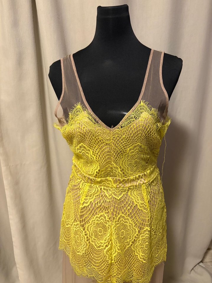 Sarı Nakışlı Uzun Dantelli Kadın Elbise - Görsel 2