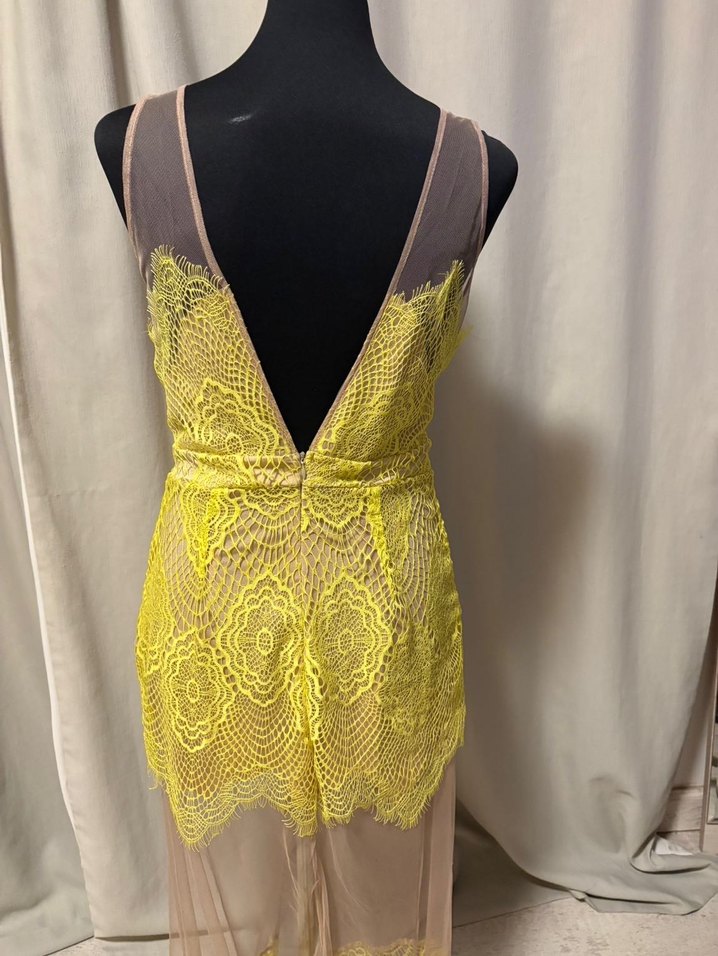 Sarı Nakışlı Uzun Dantelli Kadın Elbise - Görsel 4