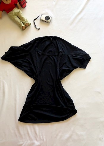 Farklı bir kalıbı olan tişört - Görsel 2