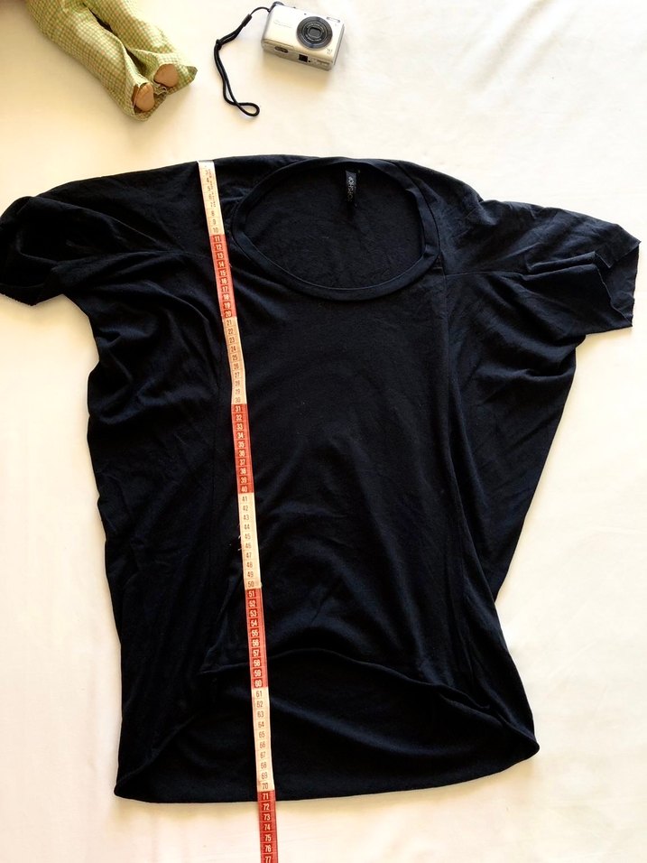 Farklı bir kalıbı olan tişört - Görsel 3