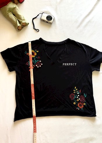 Otantik Boyun Detaylı Tişört - Görsel 2