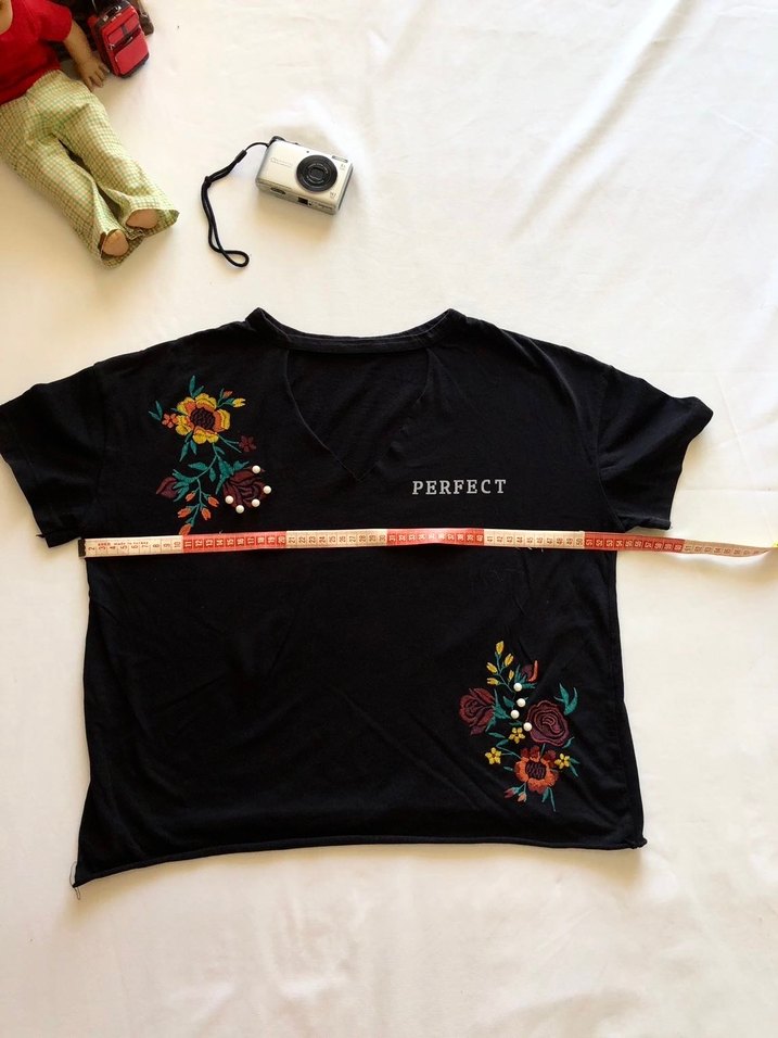 Otantik Boyun Detaylı Tişört - Görsel 3