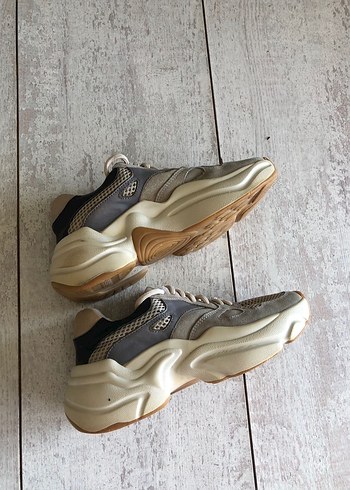 Neslihan Canpolat 36