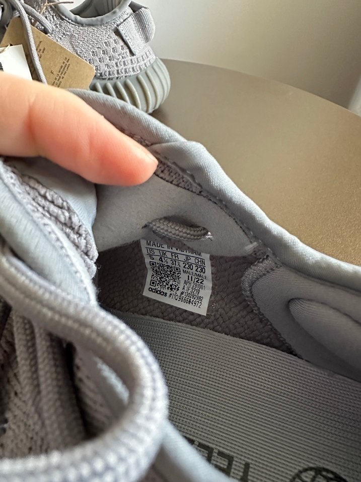 Adidas Yeezy Spor Ayakkabı - Görsel 2