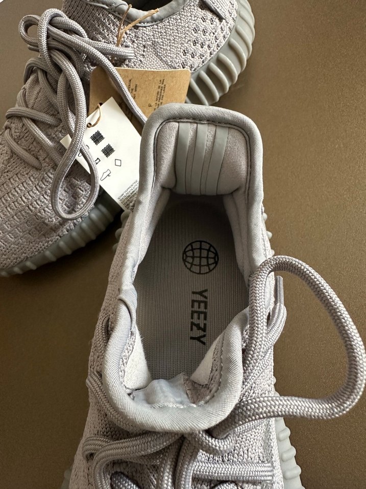 Adidas Yeezy Spor Ayakkabı - Görsel 3