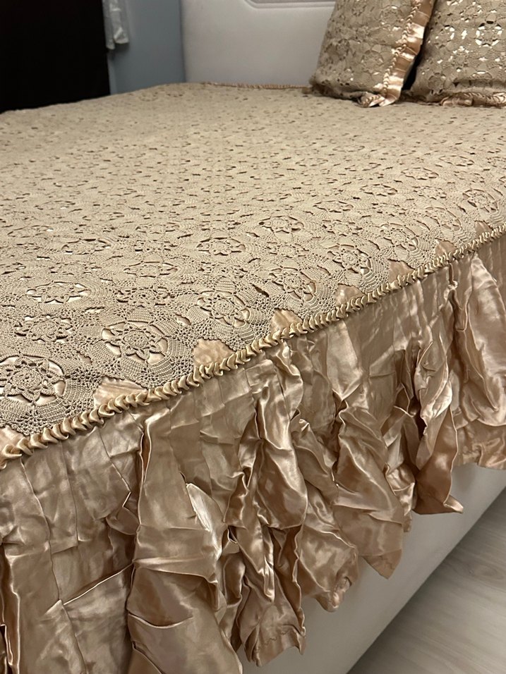 Dantel Saten Parlak Bej Yatak Örtüsü - Görsel 3
