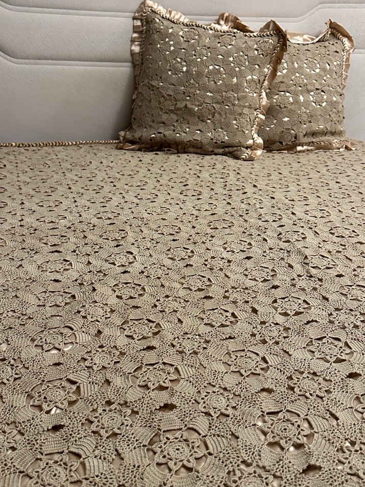 Dantel Saten Parlak Bej Yatak Örtüsü - Görsel 2