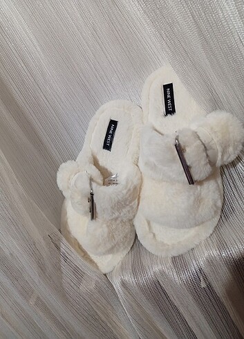 37 Beden NINE WEST PELUŞ EV TERLİĞİ