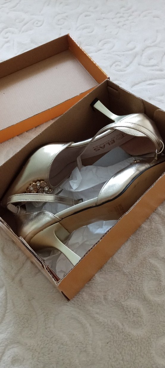 Kadın Altın Renkli Tokalı Topuklu Ayakkabı - Görsel 3