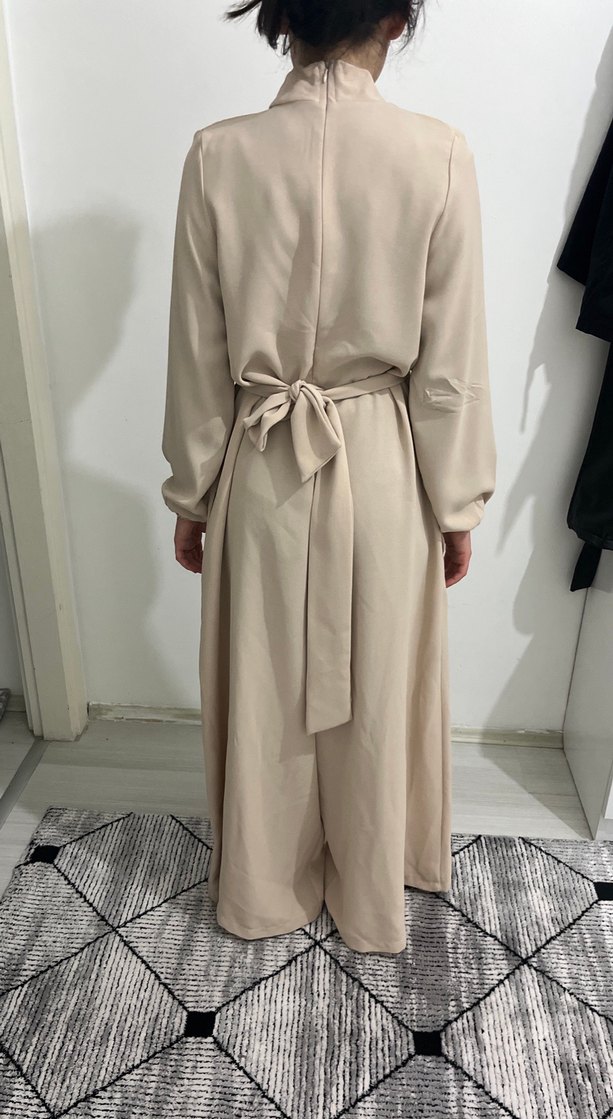 Bej Yüksek Yakalı Salaş Kumaş Tulum - Görsel 3