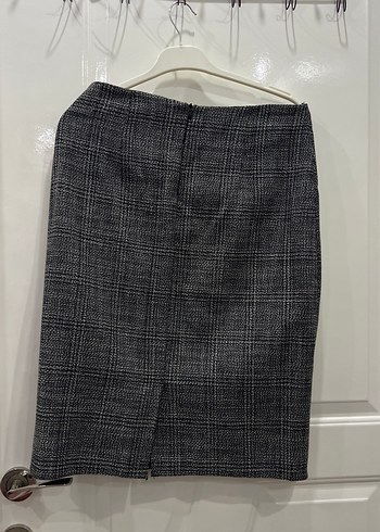 Kemer Detaylı Gri Ekose Midi Etek - Görsel 2