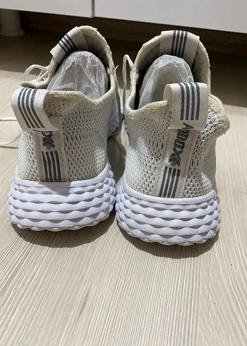 Beyaz Bağcıklı Kadın Spor Ayakkabı - Görsel 2