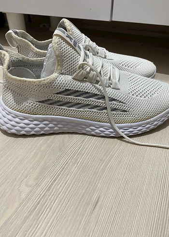 Beyaz Bağcıklı Kadın Spor Ayakkabı - Görsel 3