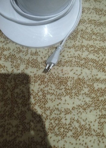 Beyaz ve Gri Ayaklı Vantilatör - Görsel 2