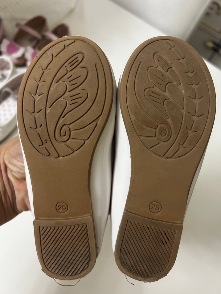 Kız Çocuk Beyaz Bağcıklı Babet Ayakkabı - Görsel 3