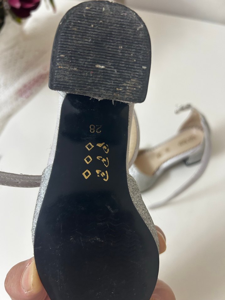 Kelebek Detaylı Kız Çocuk Gri Özel Ayakkabı - Görsel 3