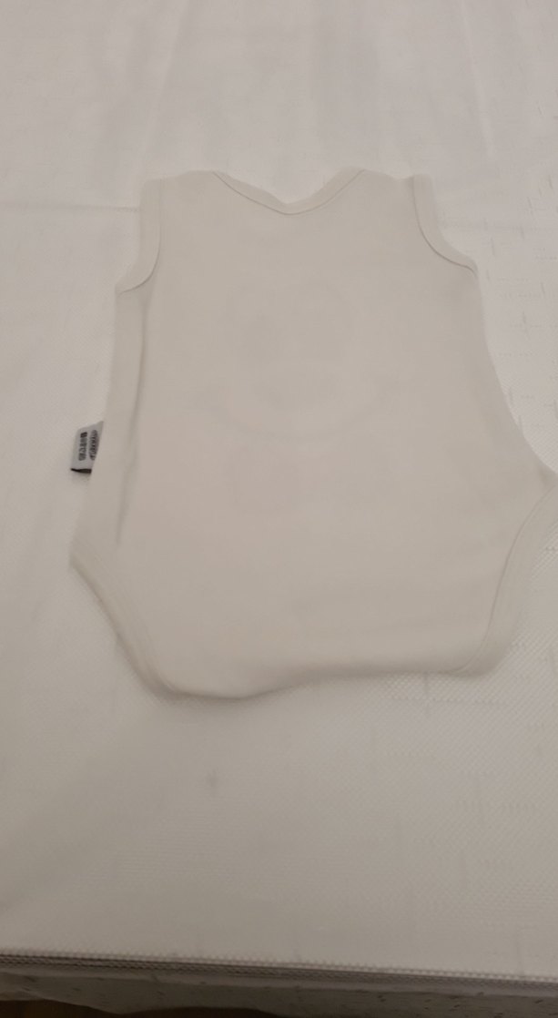 Beyaz Kolsuz Bebek Body Fiyonklu - Görsel 3