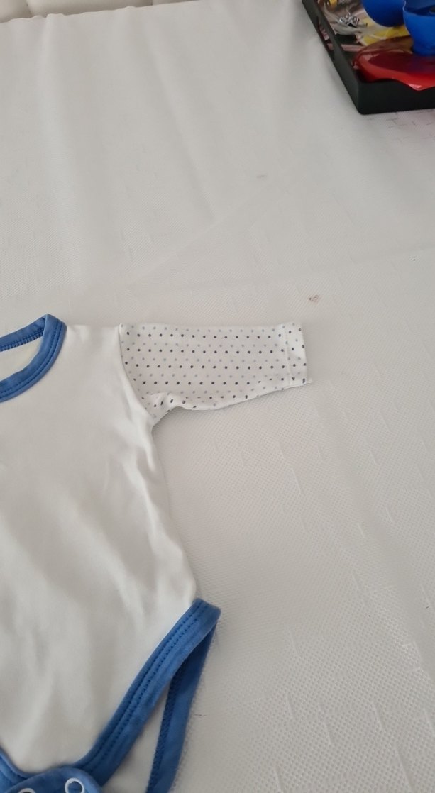 Uzun Kollu Beyaz Bebek Body Mavi Detaylı - Görsel 3