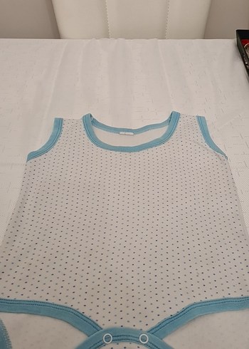 Mavi Kenarlı Beyaz Askılı Bebek Body - Görsel 2
