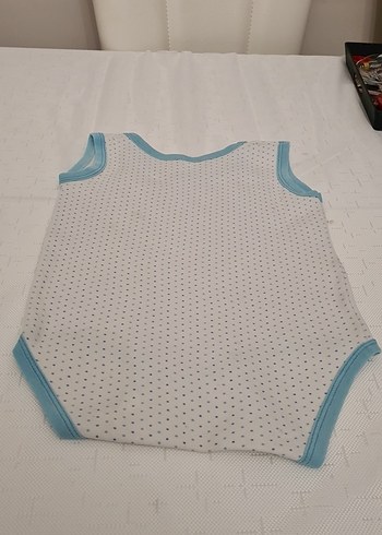 Mavi Kenarlı Beyaz Askılı Bebek Body - Görsel 4