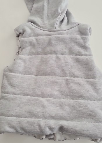 Erkek Çocuk Gri Düğmeli Kapüşonlu Yelek - Görsel 4