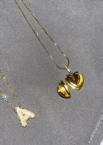 Altın Renkli  harf ve acilabilir resimli kolye - Görsel 3