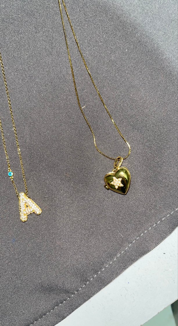 Altın Renkli  harf ve acilabilir resimli kolye - Görsel 4