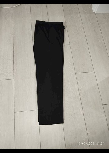 Kadın Siyah Midi Kumaş Pantolon - Görsel 3