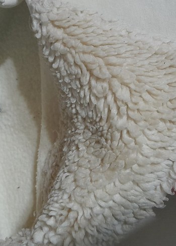 Beyaz Peluş Detaylı Kedi Desenli Sokak Stili Kıyafet - Görsel 2