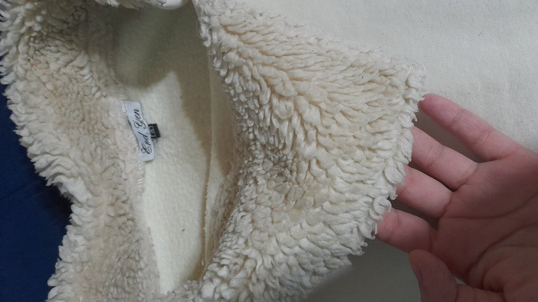 Beyaz Peluş Detaylı Kedi Desenli Sokak Stili Kıyafet - Görsel 2