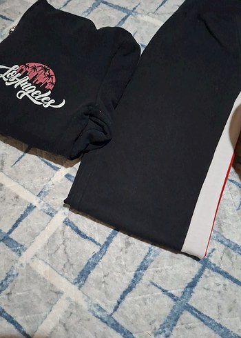 Siyah Kapüşonlu Fermuarlı Kadın Ceket - Görsel 3