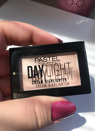 Pastel daylight cream Highlighter 