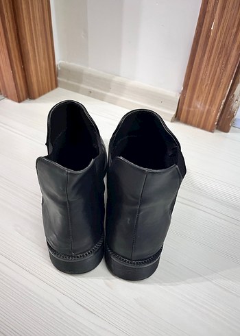 Siyah Deri Kadın bot - Görsel 4