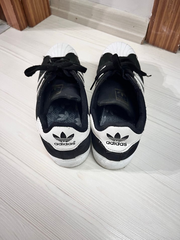 Adidas Siyah Beyaz Çizgili Kadın Spor Ayakkabı - Görsel 3