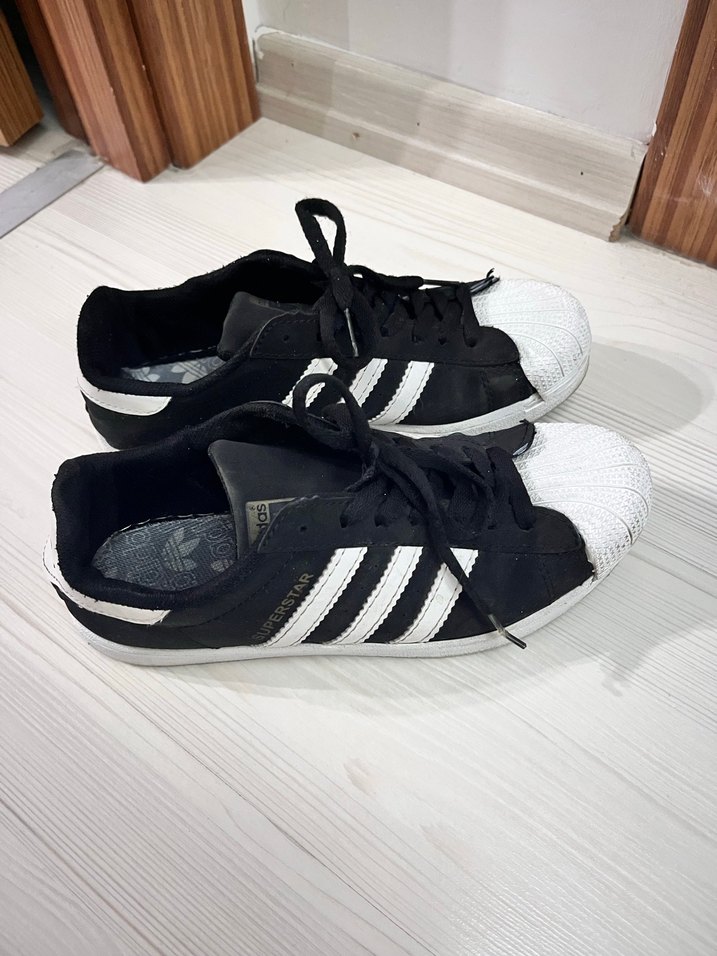 Adidas Siyah Beyaz Çizgili Kadın Spor Ayakkabı - Görsel 2