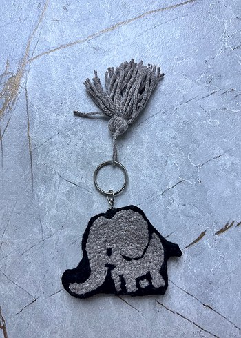 Püsküllü hayvan desenli - Görsel 3