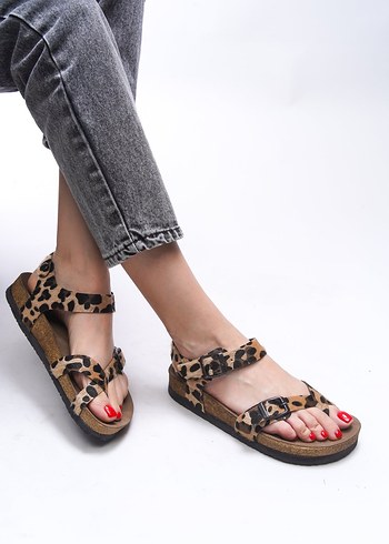 Kahverengi Zebra Desenli Tokalı Kadın Terlik - Görsel 3