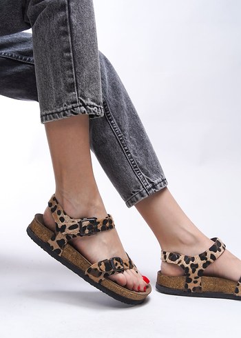 Kahverengi Zebra Desenli Tokalı Kadın Terlik - Görsel 4