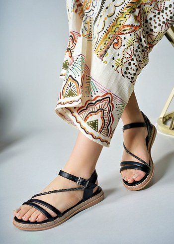 Beyaz Boncuklu Yılan Desenli Dolgu Topuklu Sandalet - Görsel 3