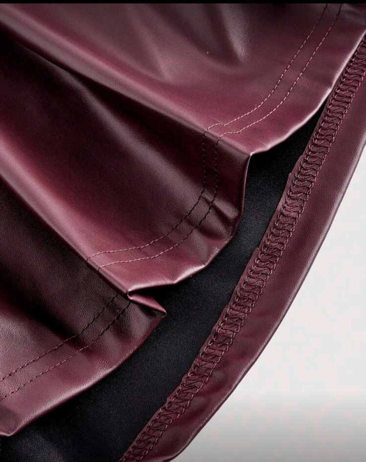 Bordo Pilili Deri Mini Şort - Görsel 3