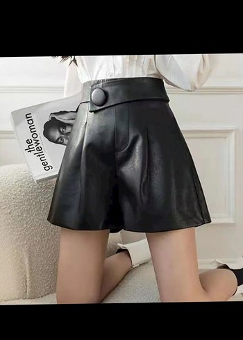 Düğmeli Siyah Deri Mini Şort - Görsel 2