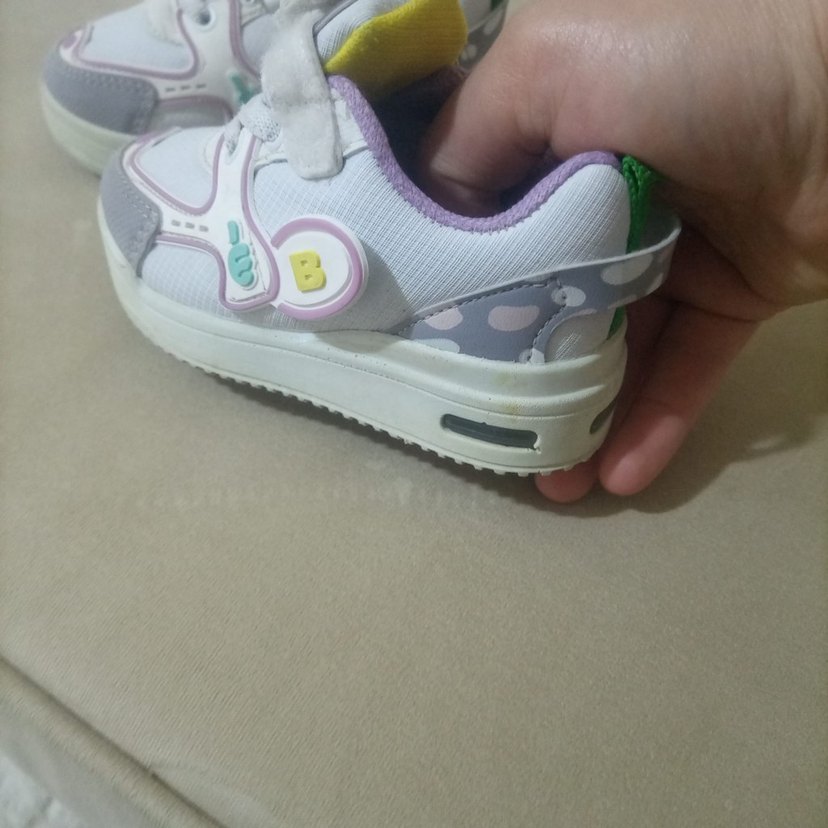 Kız Çocuk Beyaz Renkli Cırt Cırtlı Spor Ayakkabı - Görsel 5