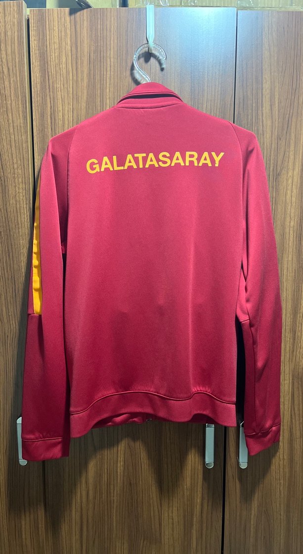 Kırmızı Fermuarlı Kadın Spor Ceketi - Görsel 3