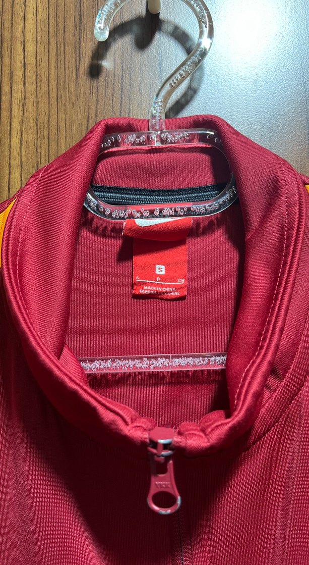 Kırmızı Fermuarlı Kadın Spor Ceketi - Görsel 2