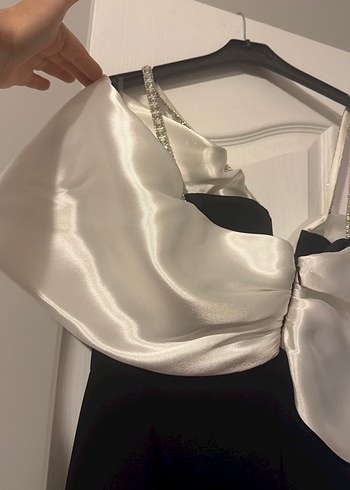 Beyaz Siyah Uzun Drapeli Straplez Abiye Elbise - Görsel 7