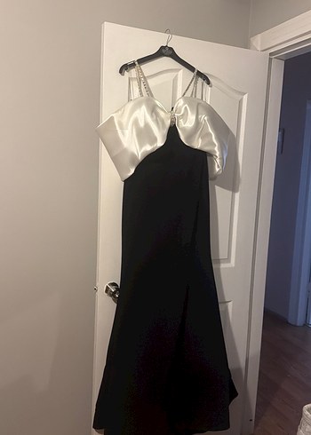 Beyaz Siyah Uzun Drapeli Straplez Abiye Elbise - Görsel 10