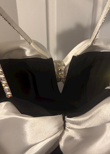 Beyaz Siyah Uzun Drapeli Straplez Abiye Elbise - Görsel 9